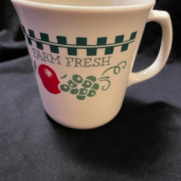 Vtg Discontinued Corelle by Corning Ware Farm Fresh Pattern 4 pc Place Setting - Picture 10 of 10